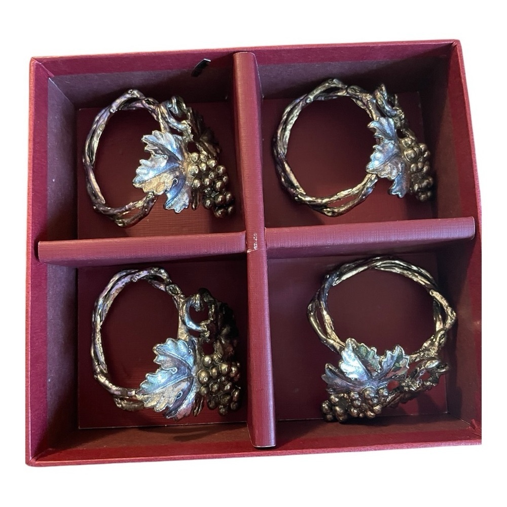Arthur Court Set of Grape Leaf Napkin Rings, Aluminum, Hollowware, Vintage.